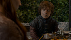 extant_GameOfThrones_4x01-TwoSwords_2385