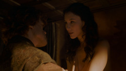 extant_GameOfThrones_4x01-TwoSwords_2624