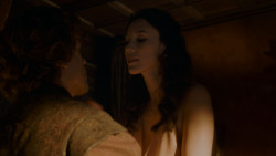 extant_GameOfThrones_4x01-TwoSwords_2645