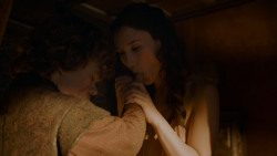 extant_GameOfThrones_4x01-TwoSwords_2673