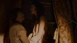 extant_GameOfThrones_4x01-TwoSwords_2683