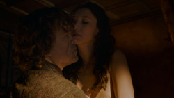 extant_GameOfThrones_4x01-TwoSwords_2687
