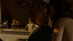 extant_GameOfThrones_4x01-TwoSwords_2692