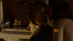 extant_GameOfThrones_4x01-TwoSwords_2694