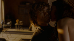 extant_GameOfThrones_4x01-TwoSwords_2696
