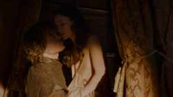 extant_GameOfThrones_4x01-TwoSwords_2698