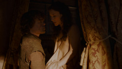 extant_GameOfThrones_4x01-TwoSwords_2700