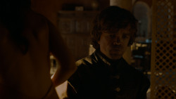 extant_GameOfThrones_4x01-TwoSwords_2709
