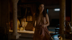 extant_GameOfThrones_4x01-TwoSwords_2715