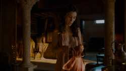 extant_GameOfThrones_4x01-TwoSwords_2717