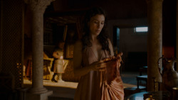 extant_GameOfThrones_4x01-TwoSwords_2720