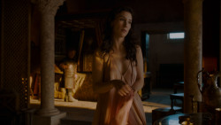 extant_GameOfThrones_4x01-TwoSwords_2721