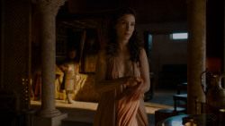 extant_GameOfThrones_4x01-TwoSwords_2722