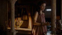 extant_GameOfThrones_4x01-TwoSwords_2734