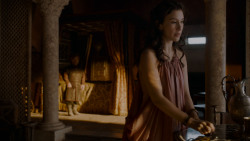 extant_GameOfThrones_4x01-TwoSwords_2736