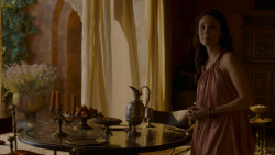 extant_GameOfThrones_4x01-TwoSwords_2740