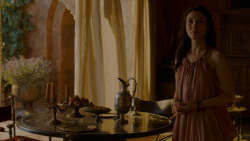 extant_GameOfThrones_4x01-TwoSwords_2741