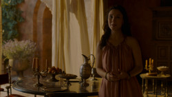 extant_GameOfThrones_4x01-TwoSwords_2745
