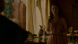 extant_GameOfThrones_4x01-TwoSwords_2752