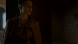 extant_GameOfThrones_4x01-TwoSwords_2792