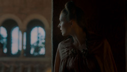 extant_GameOfThrones_4x01-TwoSwords_2795
