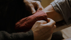 extant_GameOfThrones_4x01-TwoSwords_2805