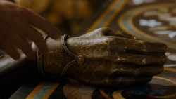extant_GameOfThrones_4x01-TwoSwords_2808