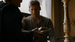 extant_GameOfThrones_4x01-TwoSwords_2816