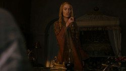 extant_GameOfThrones_4x01-TwoSwords_2842
