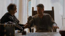 extant_GameOfThrones_4x01-TwoSwords_2853