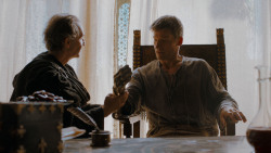 extant_GameOfThrones_4x01-TwoSwords_2854