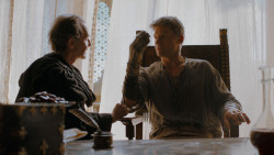 extant_GameOfThrones_4x01-TwoSwords_2859