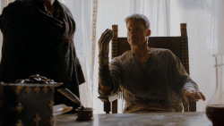 extant_GameOfThrones_4x01-TwoSwords_2872
