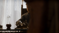 extant_GameOfThrones_4x01-TwoSwords_2878