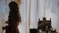 extant_GameOfThrones_4x01-TwoSwords_2924