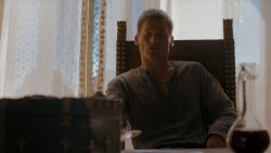 extant_GameOfThrones_4x01-TwoSwords_2967