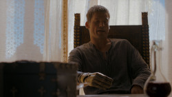 extant_GameOfThrones_4x01-TwoSwords_2973