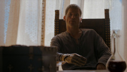 extant_GameOfThrones_4x01-TwoSwords_2976
