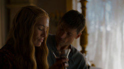 extant_GameOfThrones_4x01-TwoSwords_3027