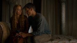 extant_GameOfThrones_4x01-TwoSwords_3051
