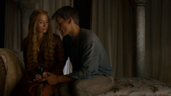 extant_GameOfThrones_4x01-TwoSwords_3052