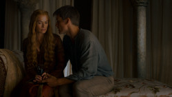 extant_GameOfThrones_4x01-TwoSwords_3055