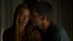 extant_GameOfThrones_4x01-TwoSwords_3065