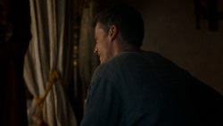 extant_GameOfThrones_4x01-TwoSwords_3069