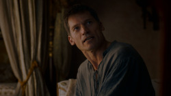 extant_GameOfThrones_4x01-TwoSwords_3116