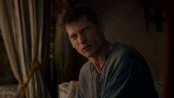 extant_GameOfThrones_4x01-TwoSwords_3118