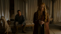 extant_GameOfThrones_4x01-TwoSwords_3126