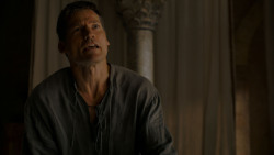 extant_GameOfThrones_4x01-TwoSwords_3129