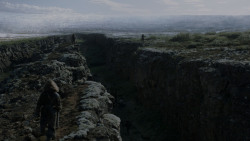 extant_GameOfThrones_4x01-TwoSwords_3161
