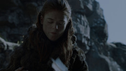 extant_GameOfThrones_4x01-TwoSwords_3171